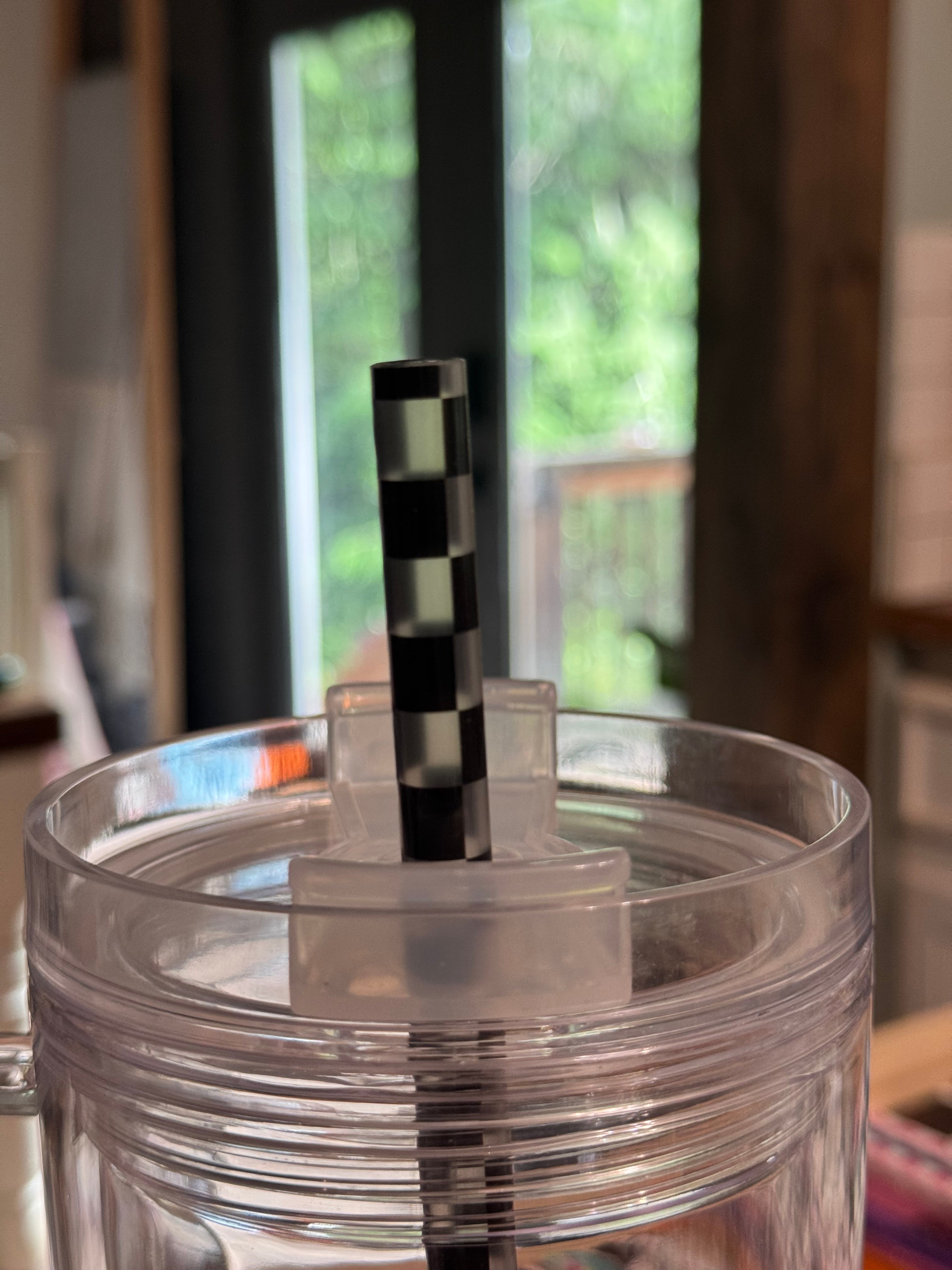 40oz transparent black checkered straw