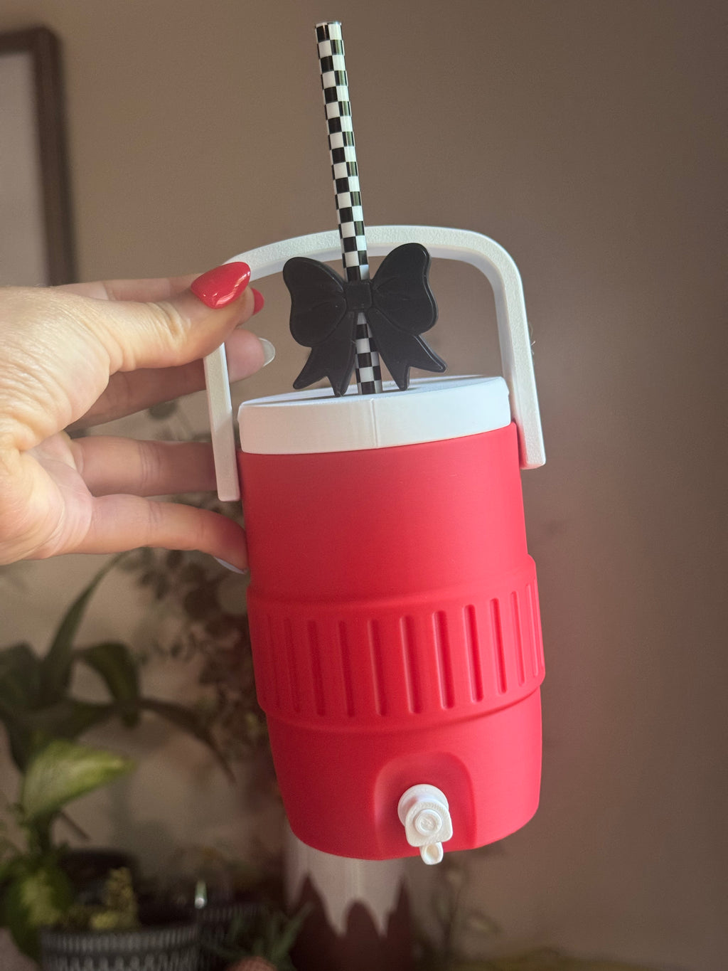 Red and white can holder
