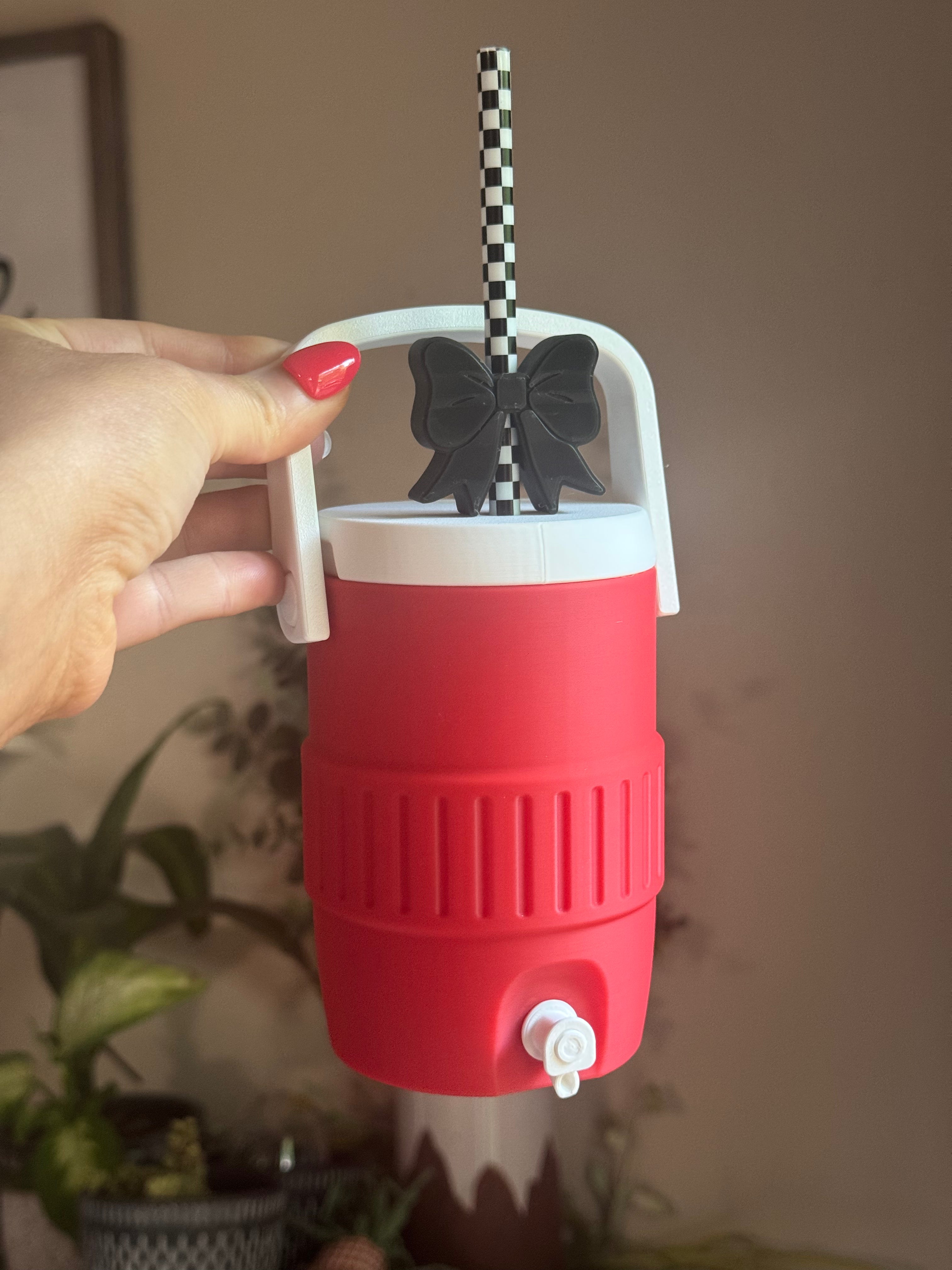 Red and white can holder
